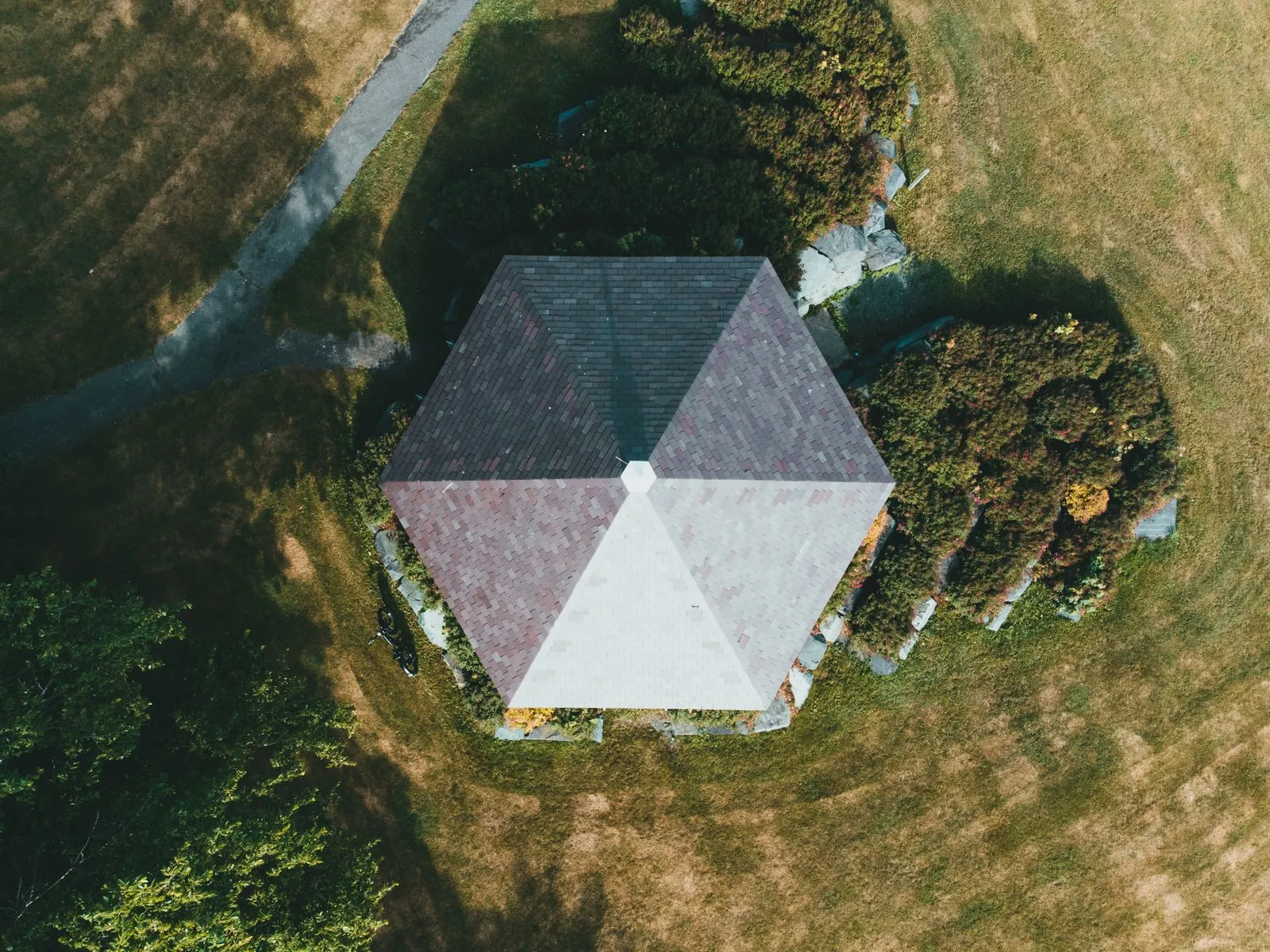 Aerial view of a garden kiosk with a hexagonal roof